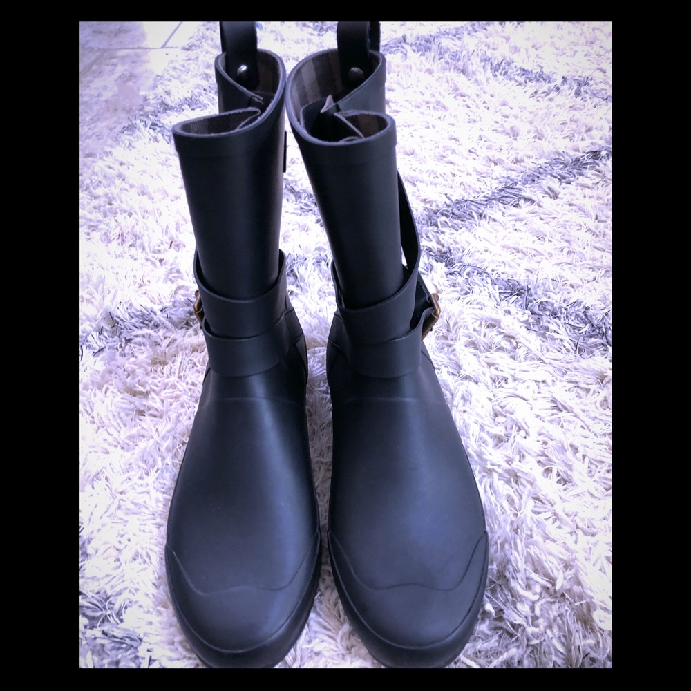 Burberry ankle rain boots